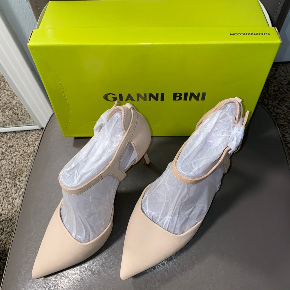 Gianni Bini Andresa Bisque Heels (7M)